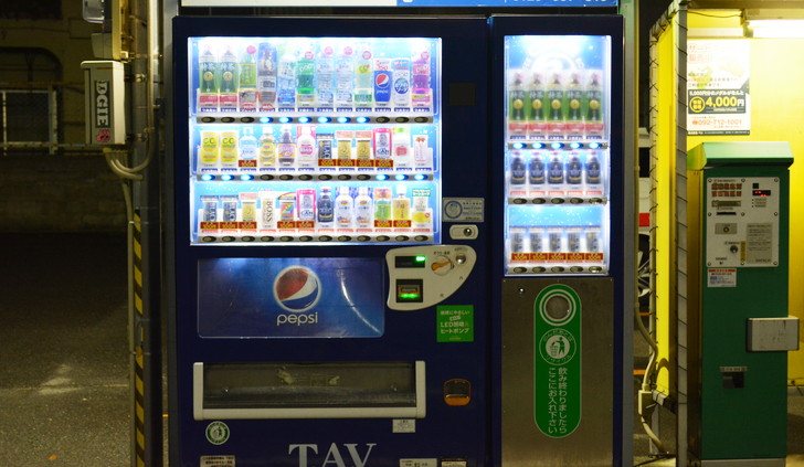 【一人暮らし5年目】一人暮らし中に発生する「最高に好きな瞬間」TOP5を紹介するよ： 第３位：夜、なんとなくコンビニに行く時