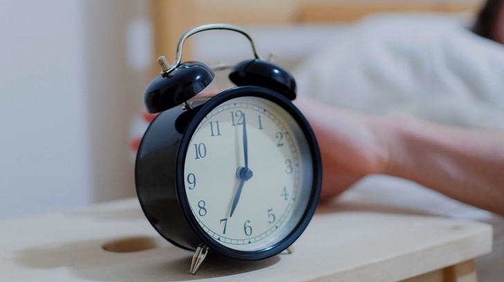 朝が苦手だけど「半起き」を取り入れてから得意になった