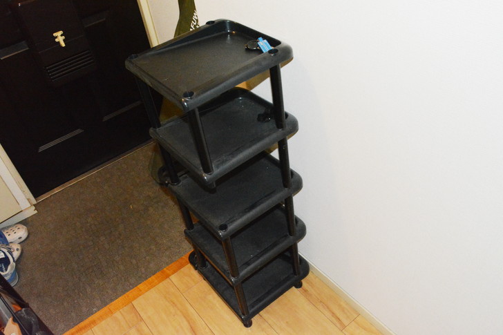 お古のシューズラック