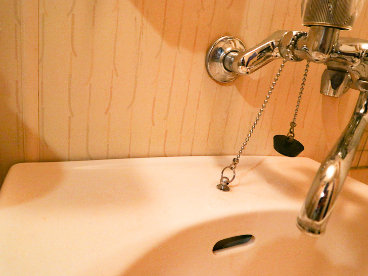 5年分の「カビ」に「カビハイター」を使ったらめっちゃ効果があった： 30分後