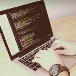 「webコーダー」は、web業界における事務職みたいな感じです