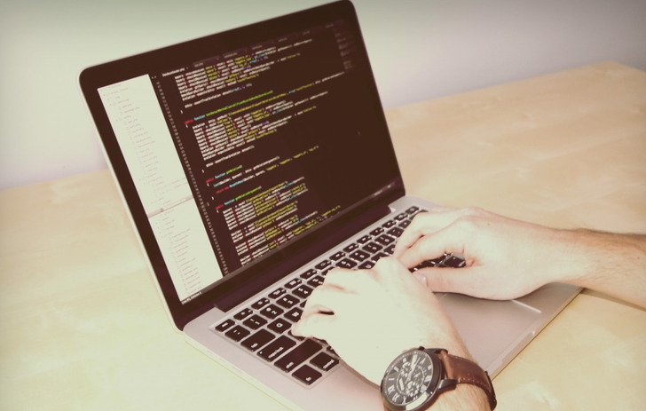 「webコーダー」は、web業界における事務職みたいな感じです